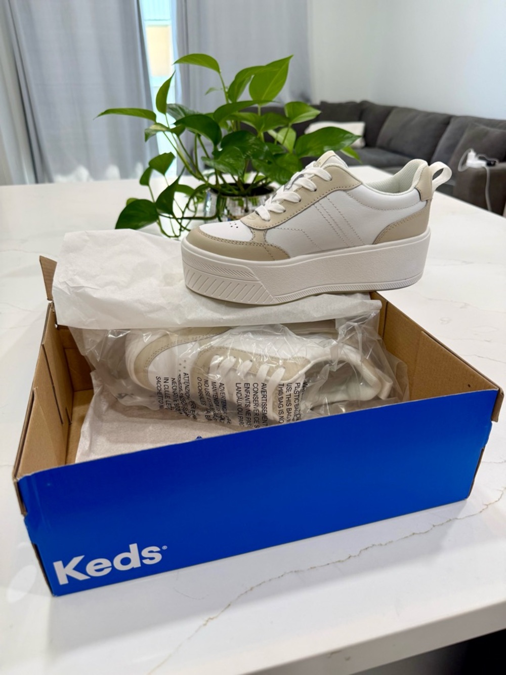 Keds Skyler II Leather Lace Up, Size 6M, White/Beige, New In Box